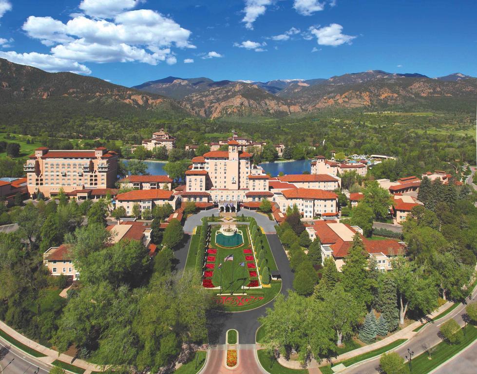 Отель The Broadmoor Колорадо-Спрингс Экстерьер фото